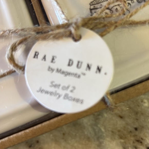 Rae Dunn #1 Mom Jewellery Box Set - Picture 2 of 2